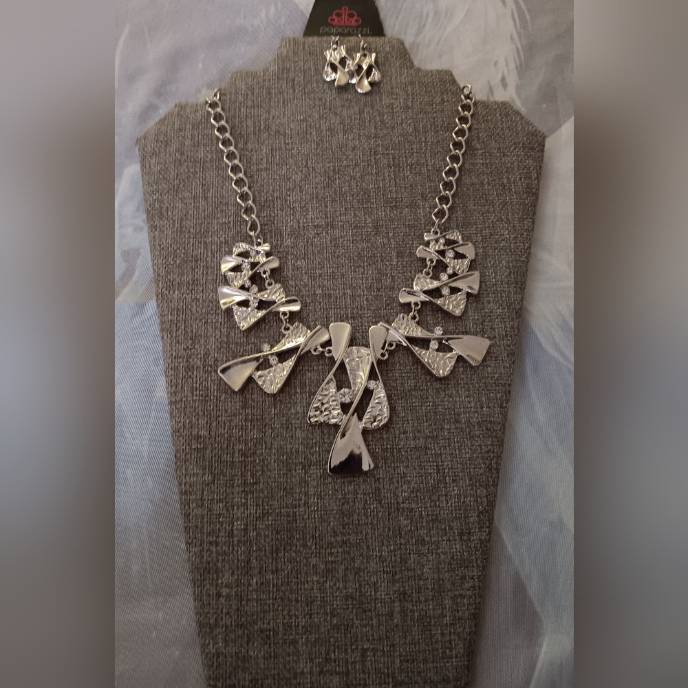 Elegant Silver Necklace